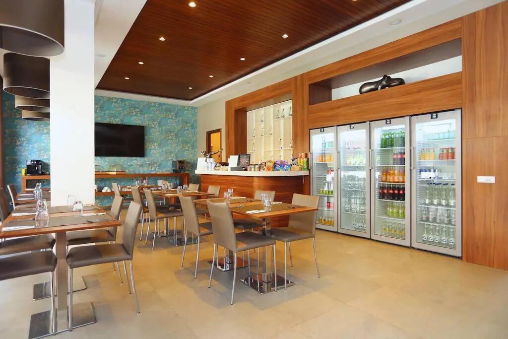 Luxury Apartment At Corniche , Seaview Close Beach Casablanca Exterior photo